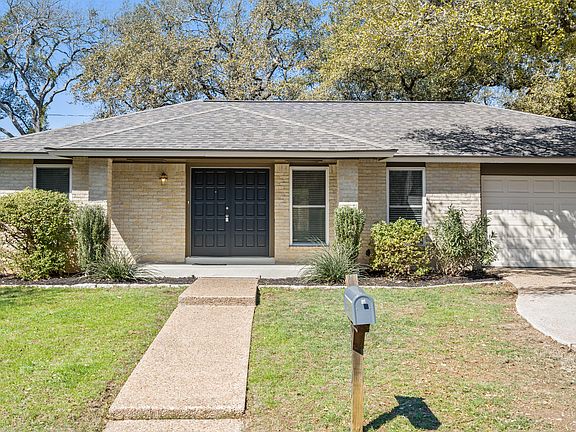 2nd image of 11704 Broad Oaks Dr