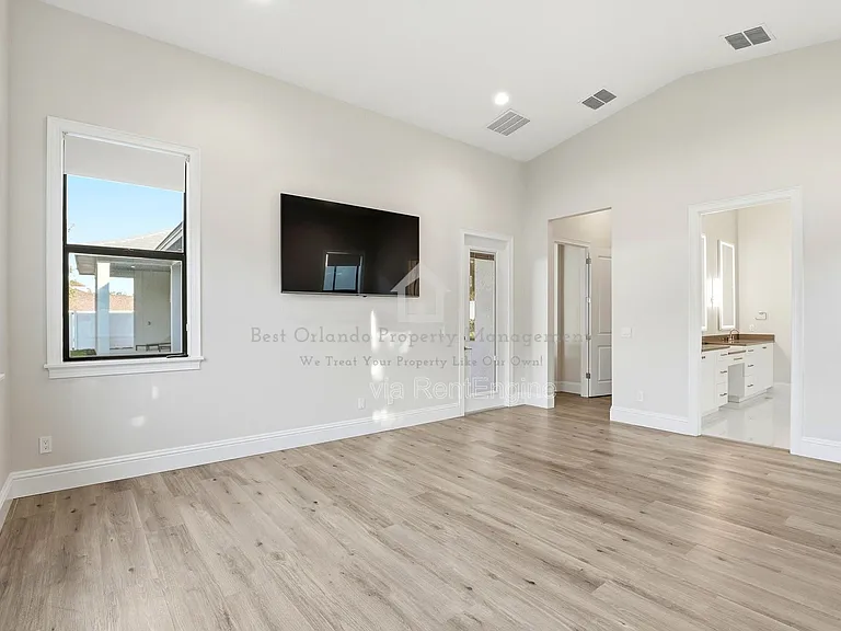 705 Largovista Dr — Photo 24