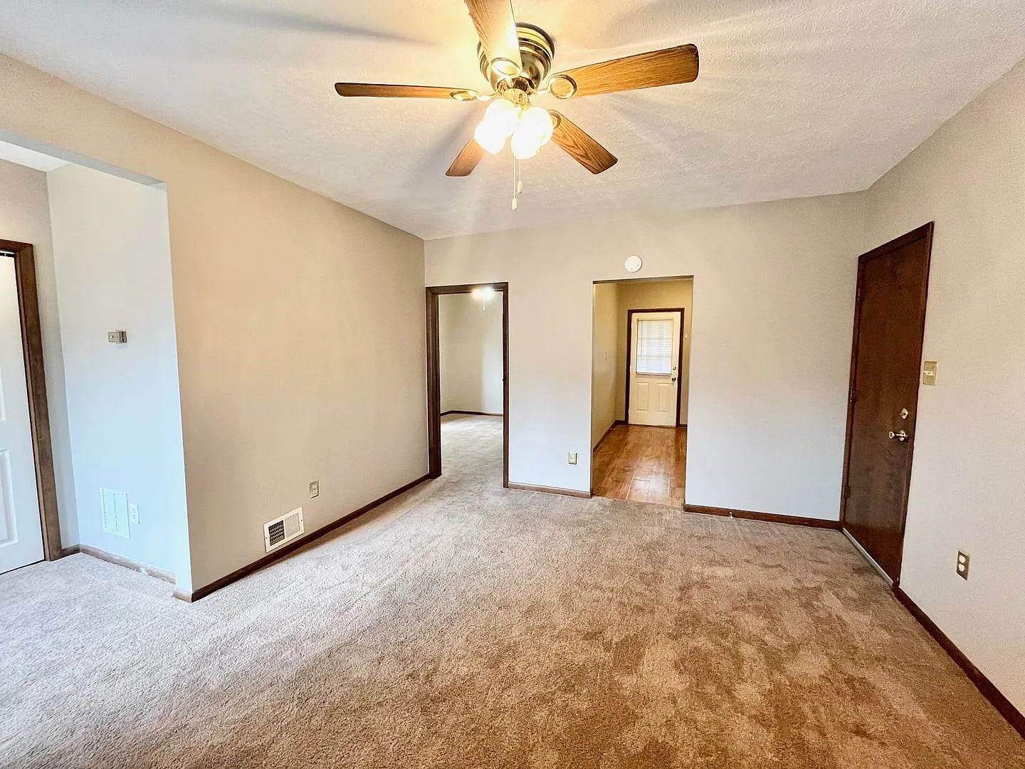 1612 Franklin Avenue — Photo 4