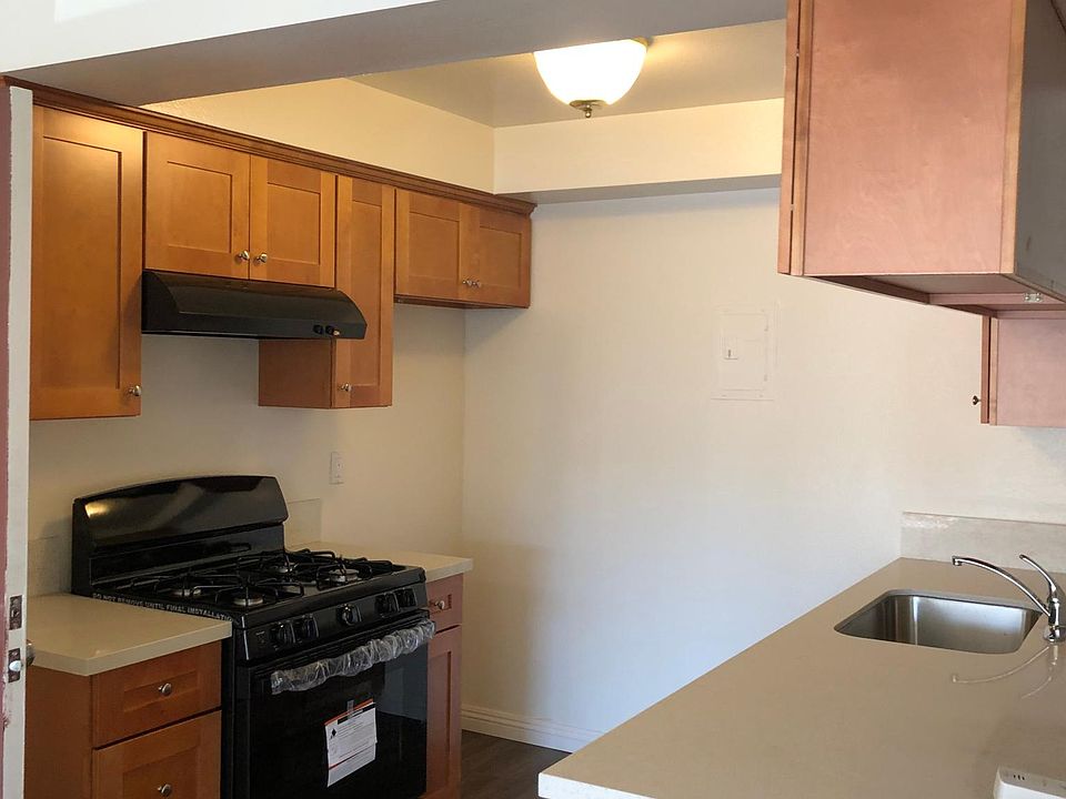 1st image of 916 S Atlantic Blvd #15