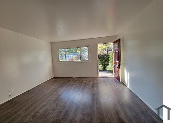 4th image of 3358 Tanya Ave NW