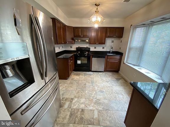 2nd image of 14761 Candlewood Ct