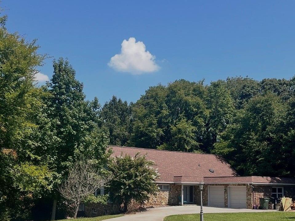 1st image of 101 Forest Cliff Ct NE
