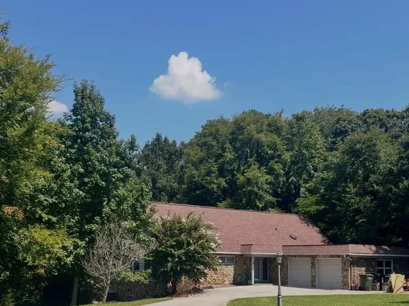 101 Forest Cliff Ct NE, Concord, NC 28025
