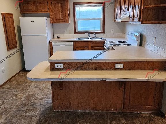 5th image of 1910 Ahlers Ave #3