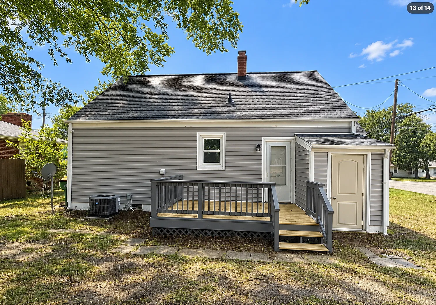 3 bed, 1280 sqft, $1,900 — Photo 2