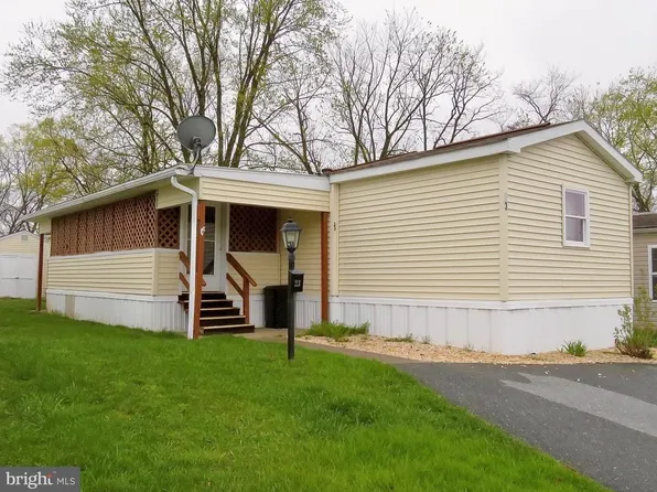 2379 River Rd, Bainbridge, PA 17502