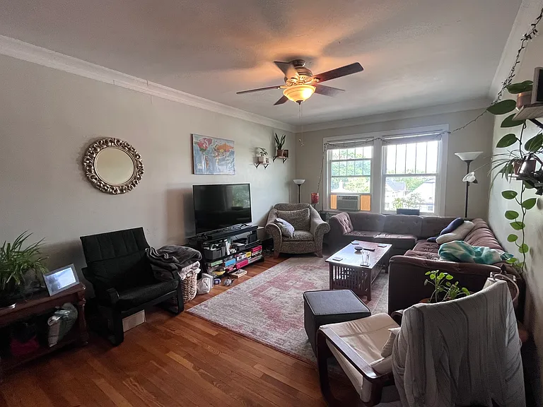 2517 Bryant Ave S #303 — Photo 4