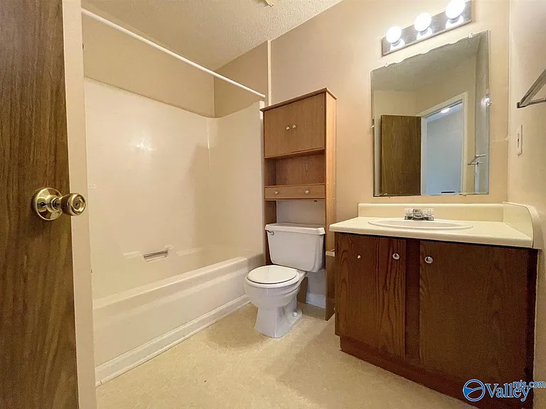 111 Westscott Dr #B — Photo 16