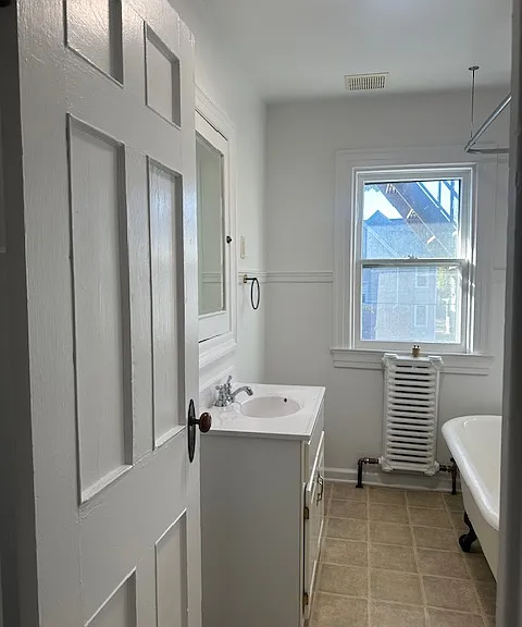 2nd floor full bath