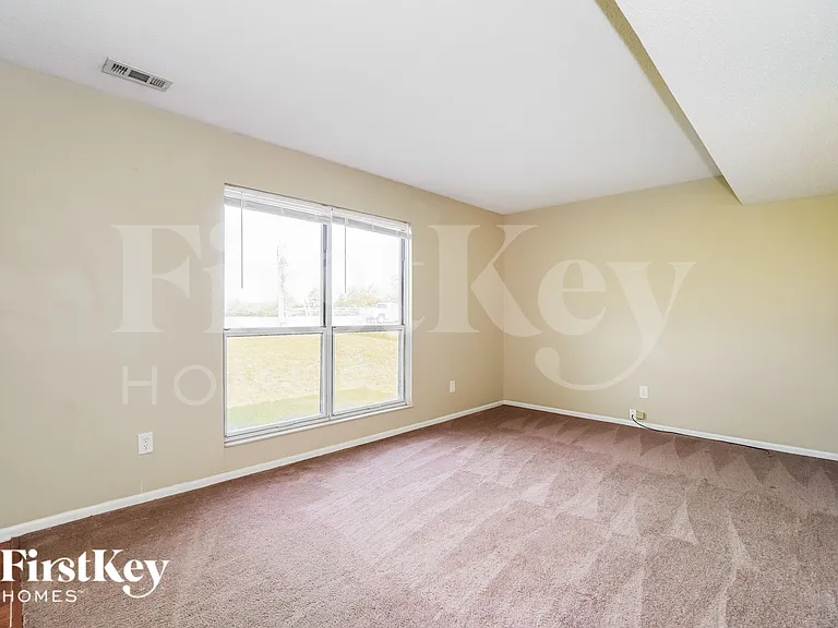 6266 Glencairn Cir — Photo 11