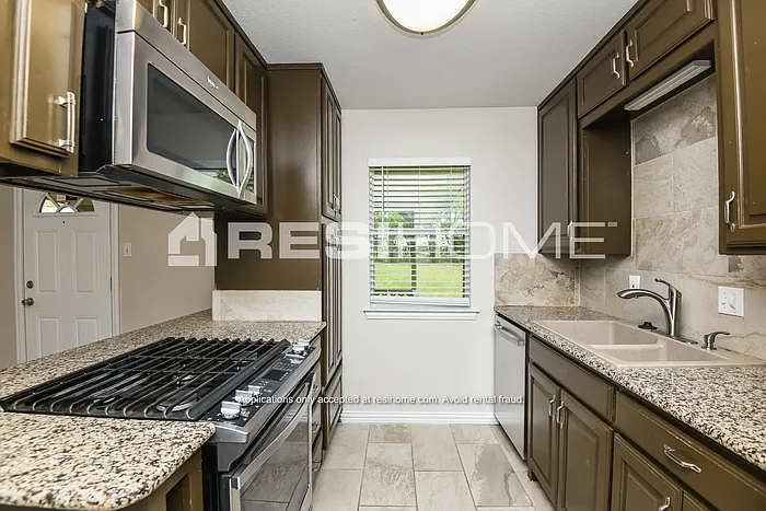 521 Kemper Ave — Photo 2