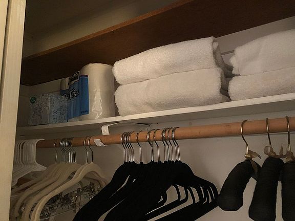 Extra towels and sheets in c