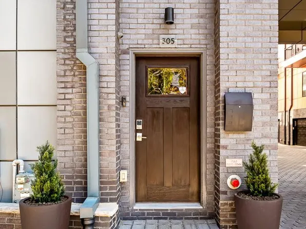 305 Green St, Philadelphia, PA 19123
