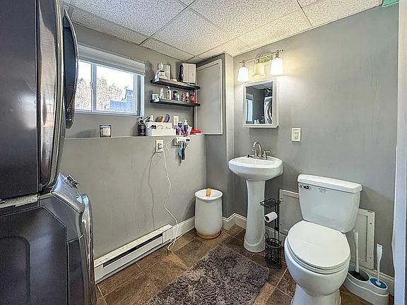 3rd image of 511 Fish Rd #1