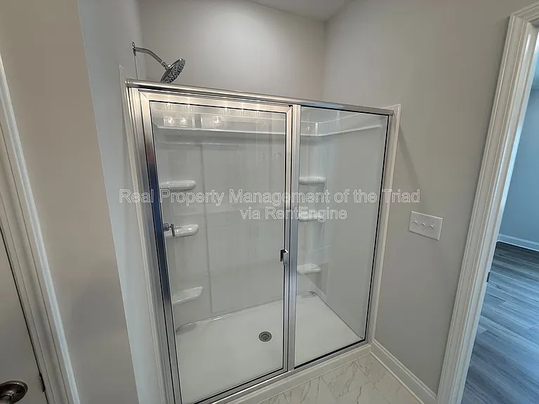 111 Oakdale Forest Ln — Photo 11