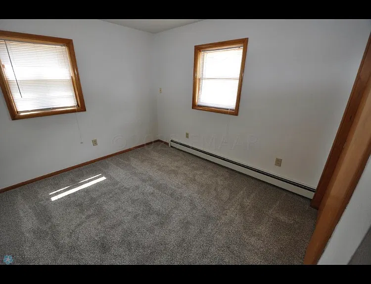 918 Oak St N #2 — Photo 8