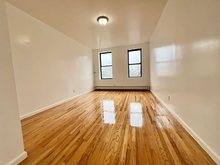 1358 Sheridan Ave #4D — Photo 3