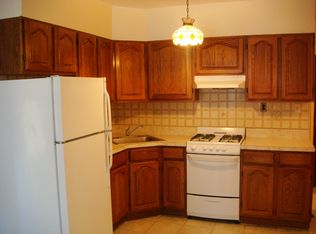 2557 38th St #1R, Astoria, NY 11103