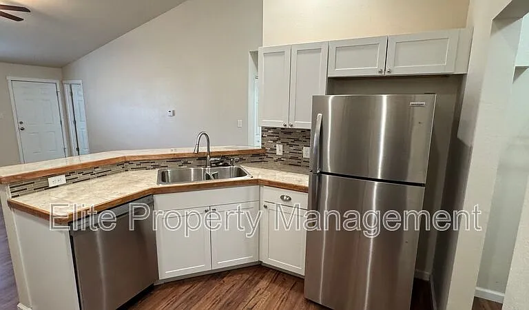 983 S Palomar Dr — Photo 6