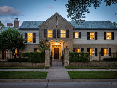 2808 N Shepard Ave, Milwaukee, WI, 53211
