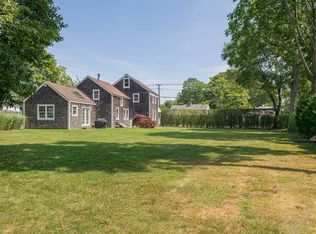 30 Ponquogue Ave, Hampton Bays, NY 11946