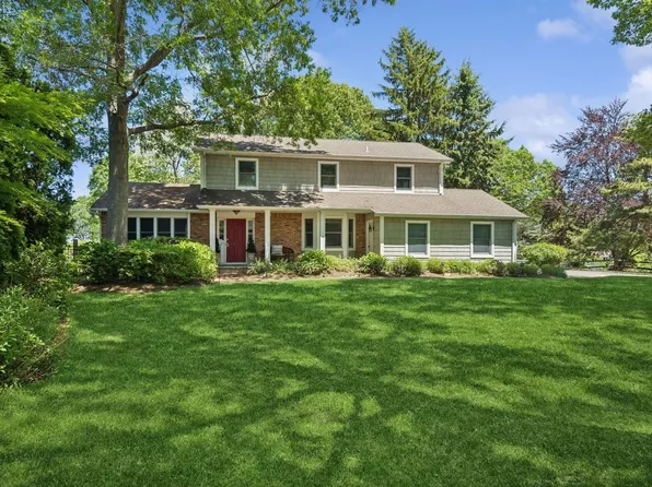 5 Great Neck Court, Huntington, NY 11743