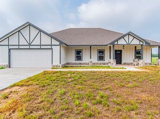 411 Advance Rd, Weatherford, TX 76088