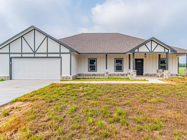 411 Advance Rd, Weatherford, TX 76088