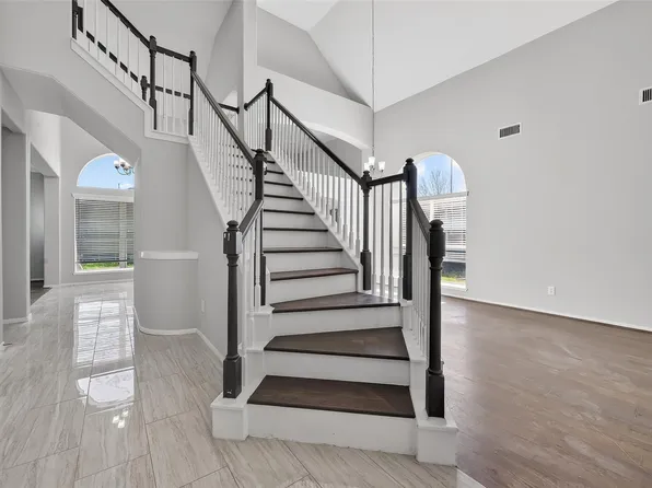 17711 Shelby Oaks Cir, Richmond, TX 77407