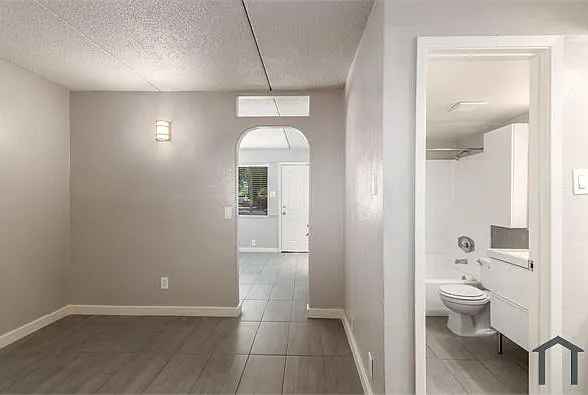 769 E Pierce St #7 — Photo 11
