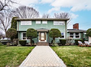 6 Leo Rd, Marblehead, MA 01945