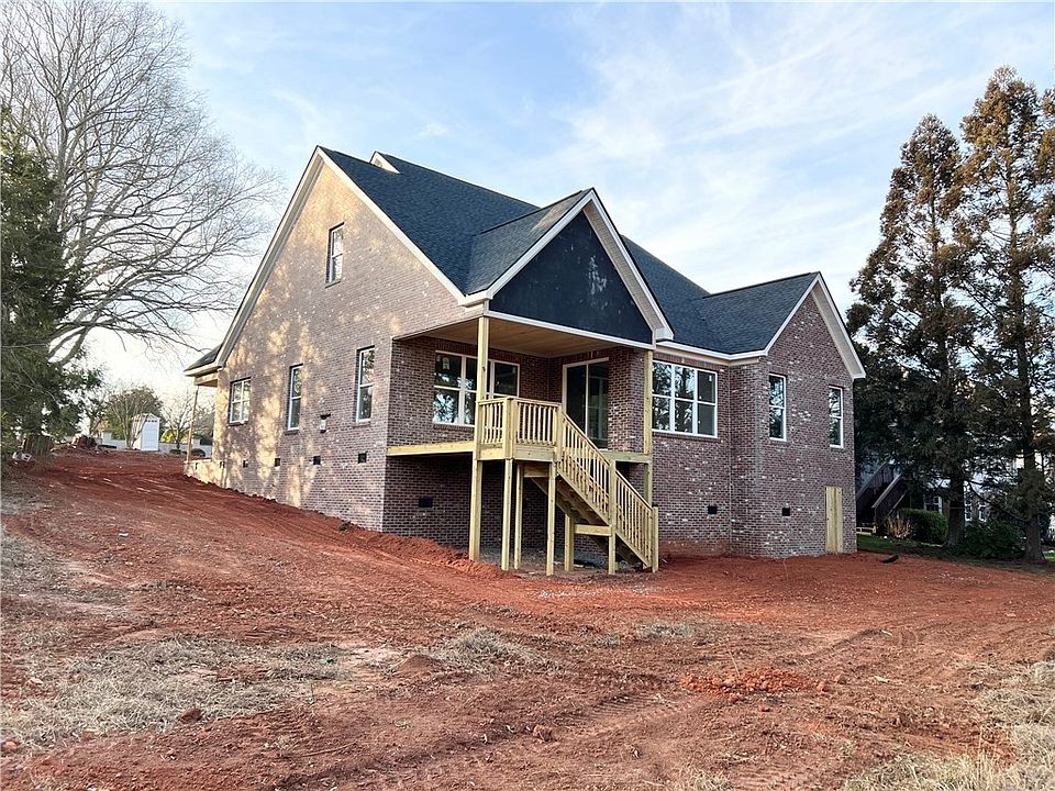 2nd image of 100 Garden Gate Dr