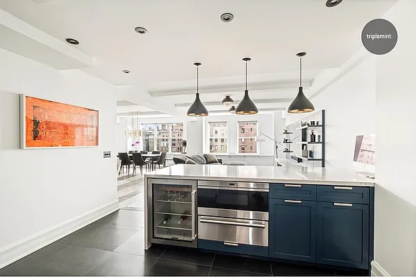 Sold by Triplemint | media 33