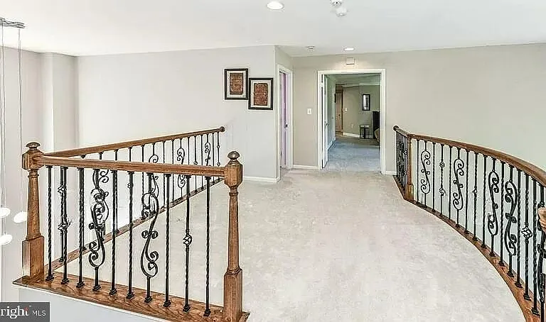 1088 Safa St — Photo 6