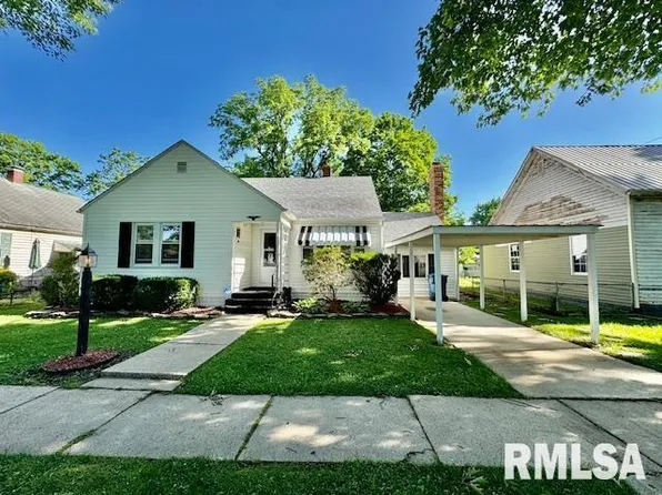 608 E 7th St, Centralia, IL 62801