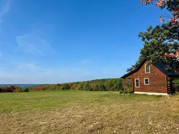 2921 Cobham Park Rd, Warren, PA 16365