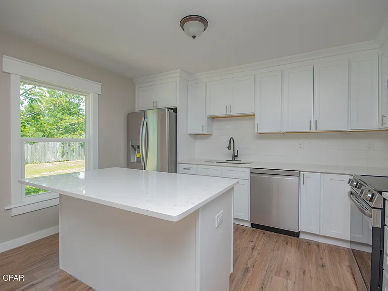 3119 W 23rd Ct — Photo 10