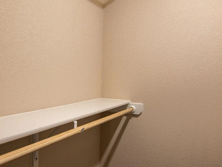 Creekside Apartments — Photo 29