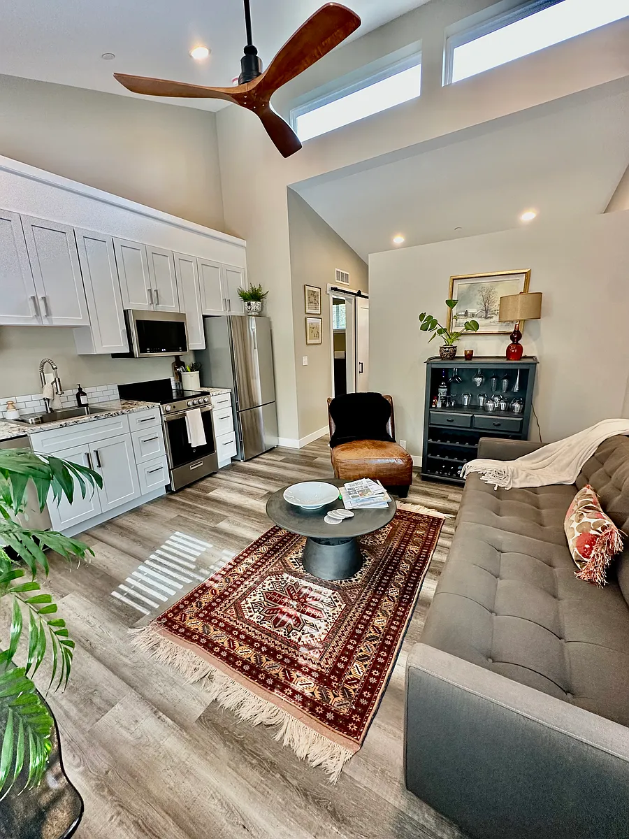 Building Photo - Quail Creek Way NE
