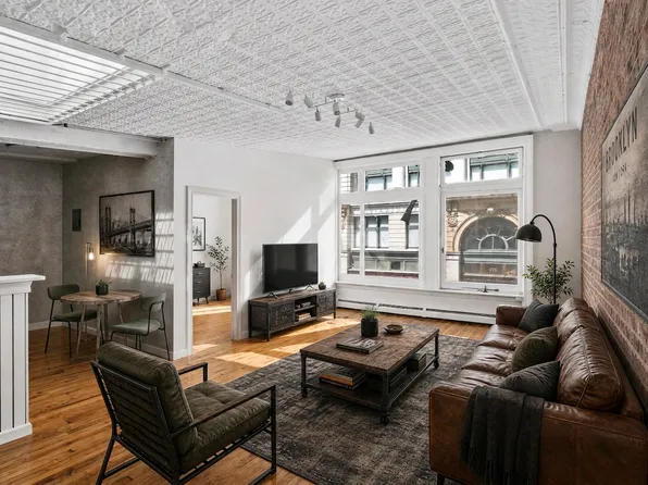 684 6th Ave #3, New York, NY 10010