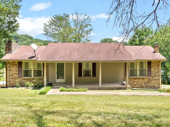 3513 Bowker Rd, Charlotte, TN 37036