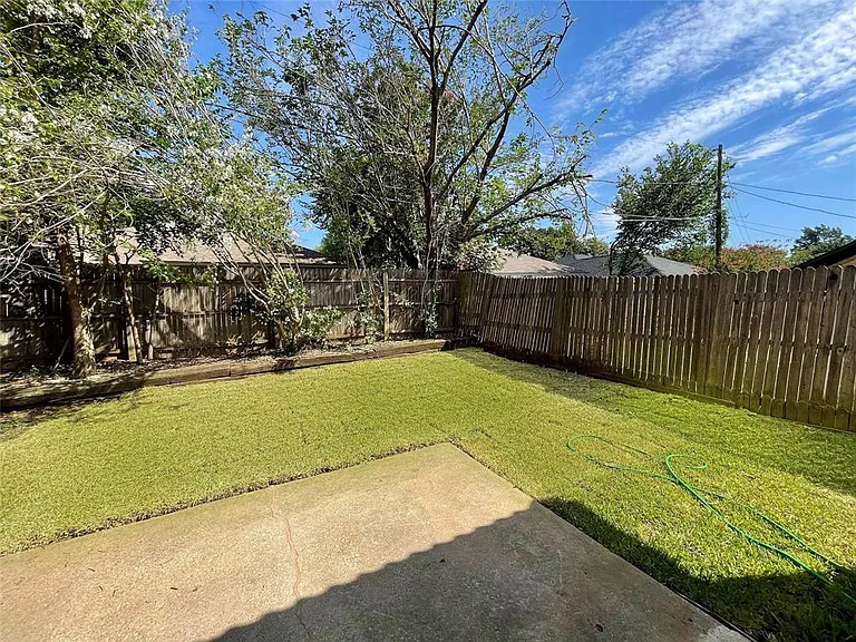 5704 Sterling Green Trl — Photo 42