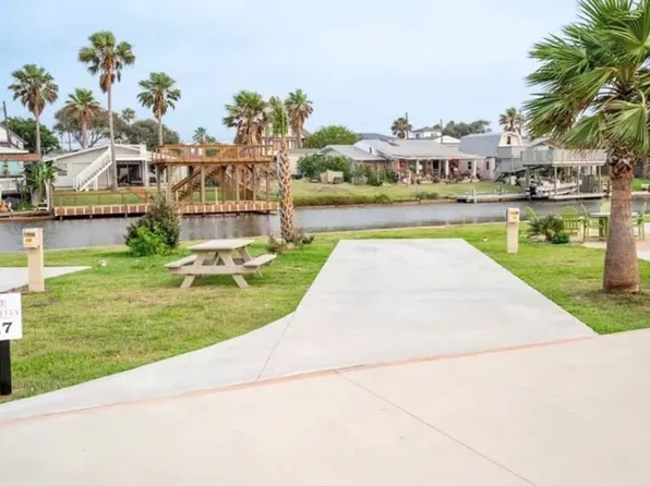 101 Caribbean Dr #17, Corpus Christi, TX 78418