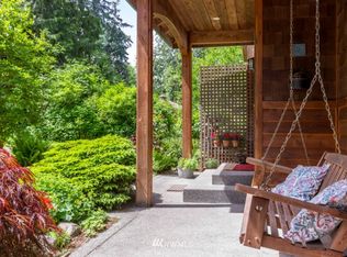 9576 Mary Sam Ln NE, Bainbridge Island, WA