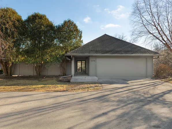 4975 Sussex Pl, Shorewood, MN 55331