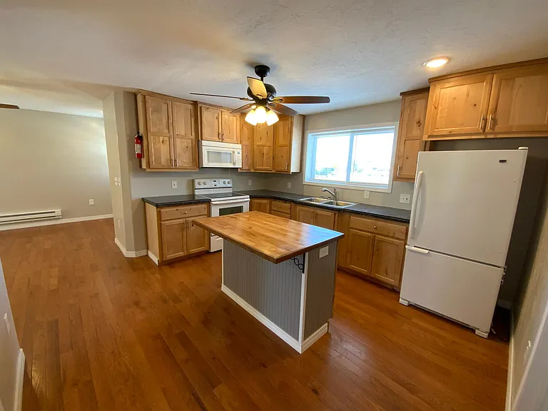 504 S Ave E — Photo 7