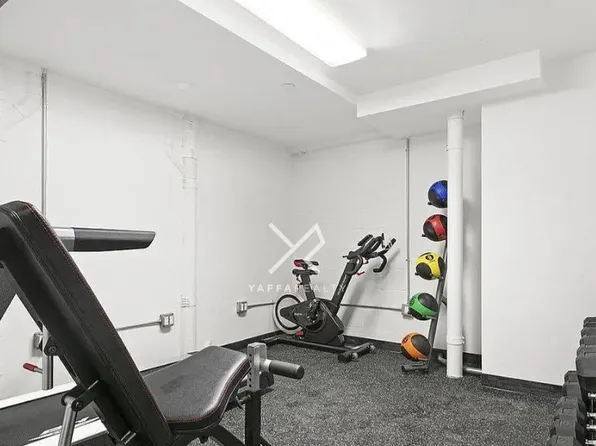 39 East 21st Street image 19 of 25