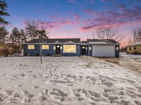 1798 Whitmore Ave NW, Grand Rapids, MI 49534