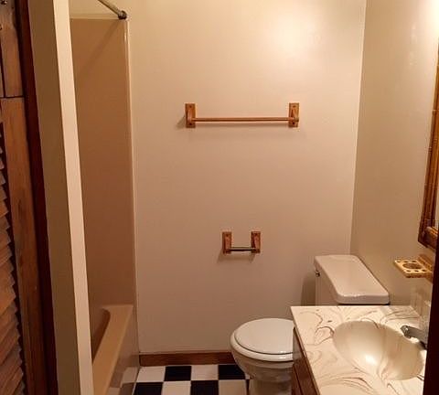 5th image of 3018 Ellwood Ave